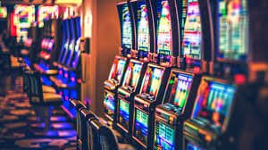 Pemain Indonesia memainkan live casino baccarat h5 lobby apk di browser smartphone Android
